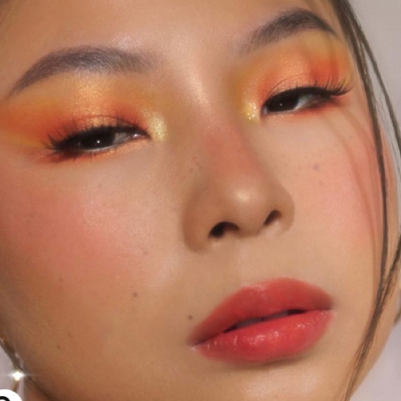 colourpop x hello kitty “aloha honey” blush - Picture 9 of 12